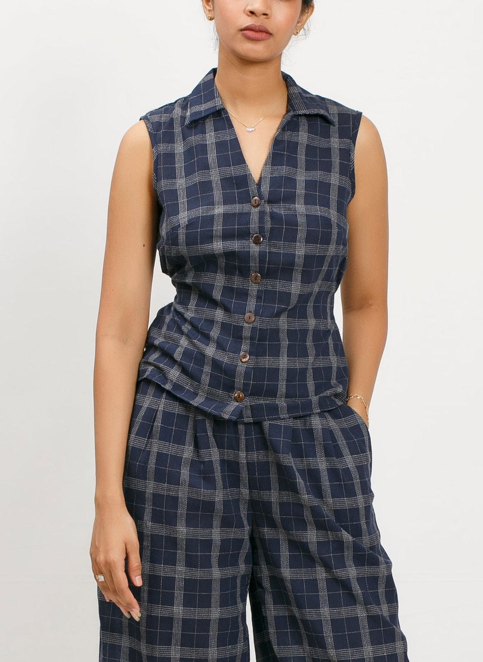 AMARO SLEEVELESS LINEN TOP