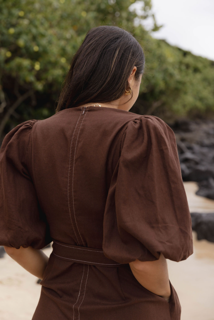 Puff sleeve brown midi dress with v-neckline and waist tie