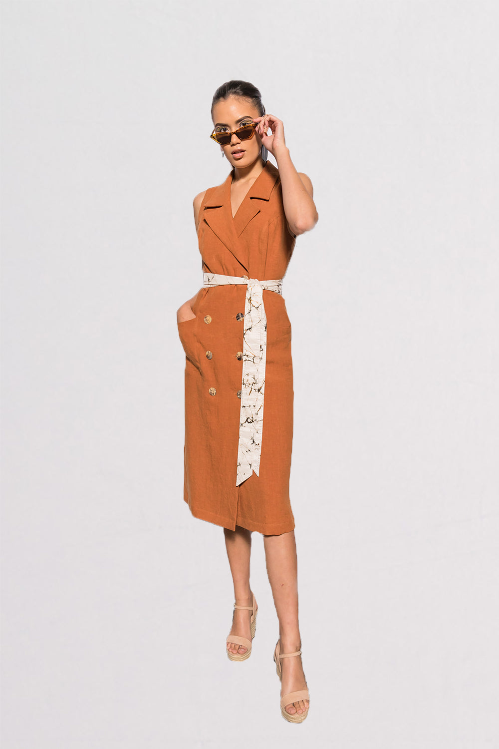 MAROOBA SLEEVELESS COLLARED SUMMER DRESS - BY ILEANA - BRONZE/ BURNT ORANGE - DOUBLE BREASTED STYLE