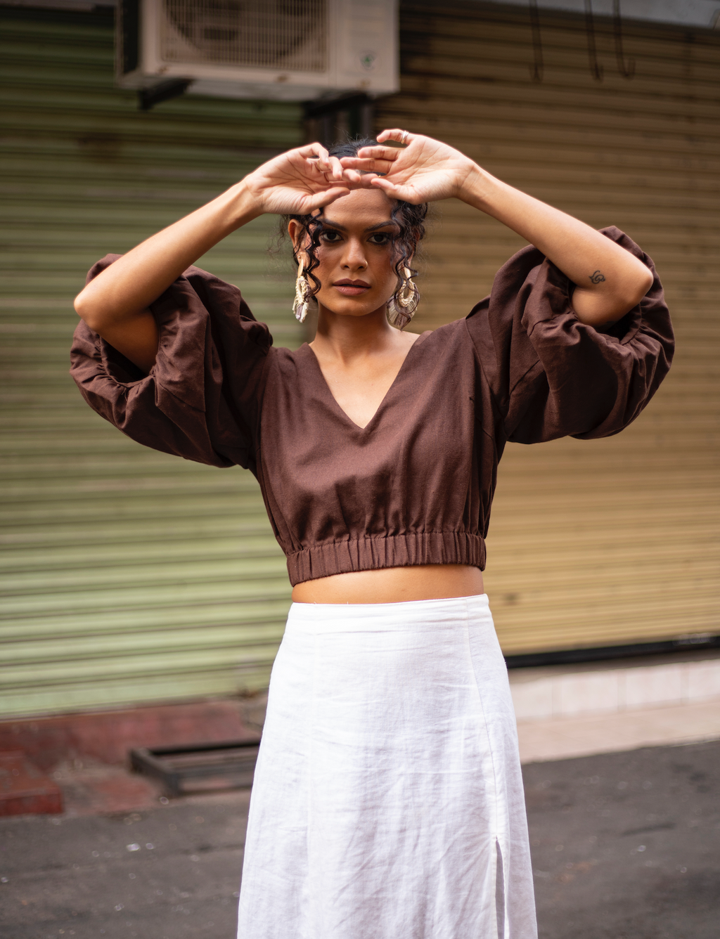 LILY PUFF SLEEVE LINEN BLEND CROP TOP